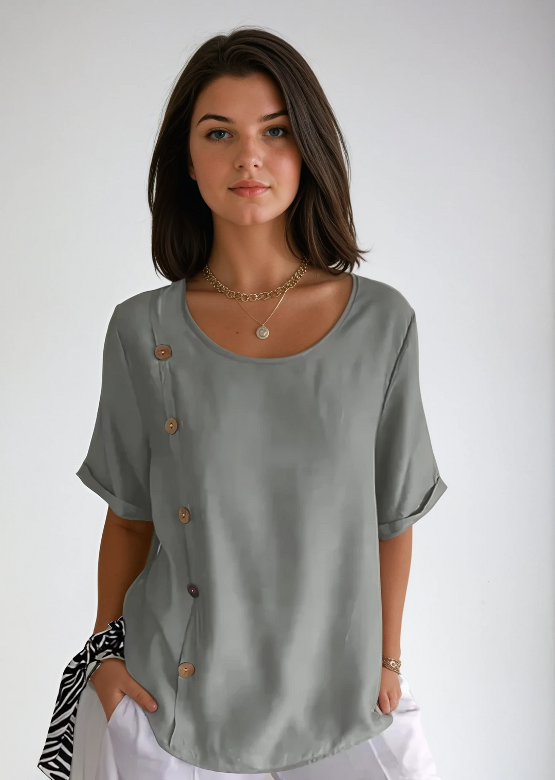 BEKARDO™ | The Mila Button-Accent Blouse